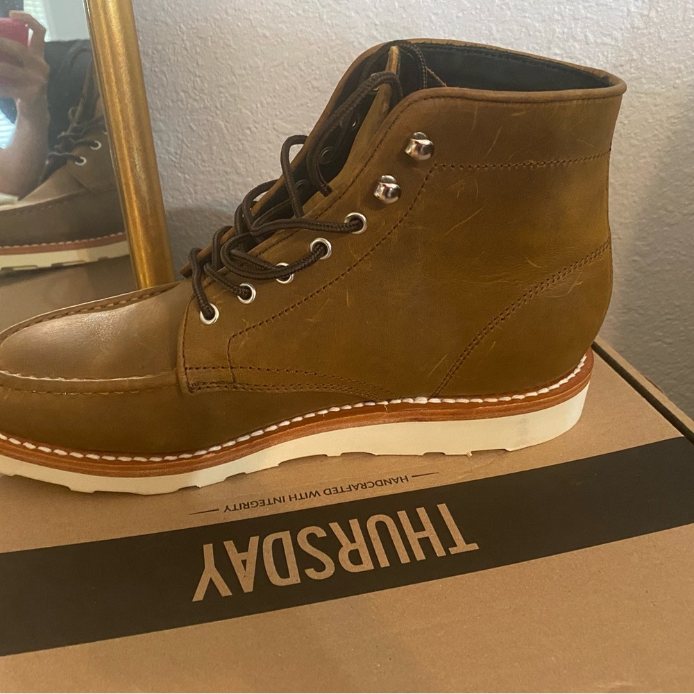 Men’s Thursday boots never worn